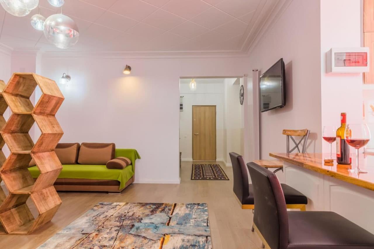 Inova Central Apartment Bukarest Eksteriør billede