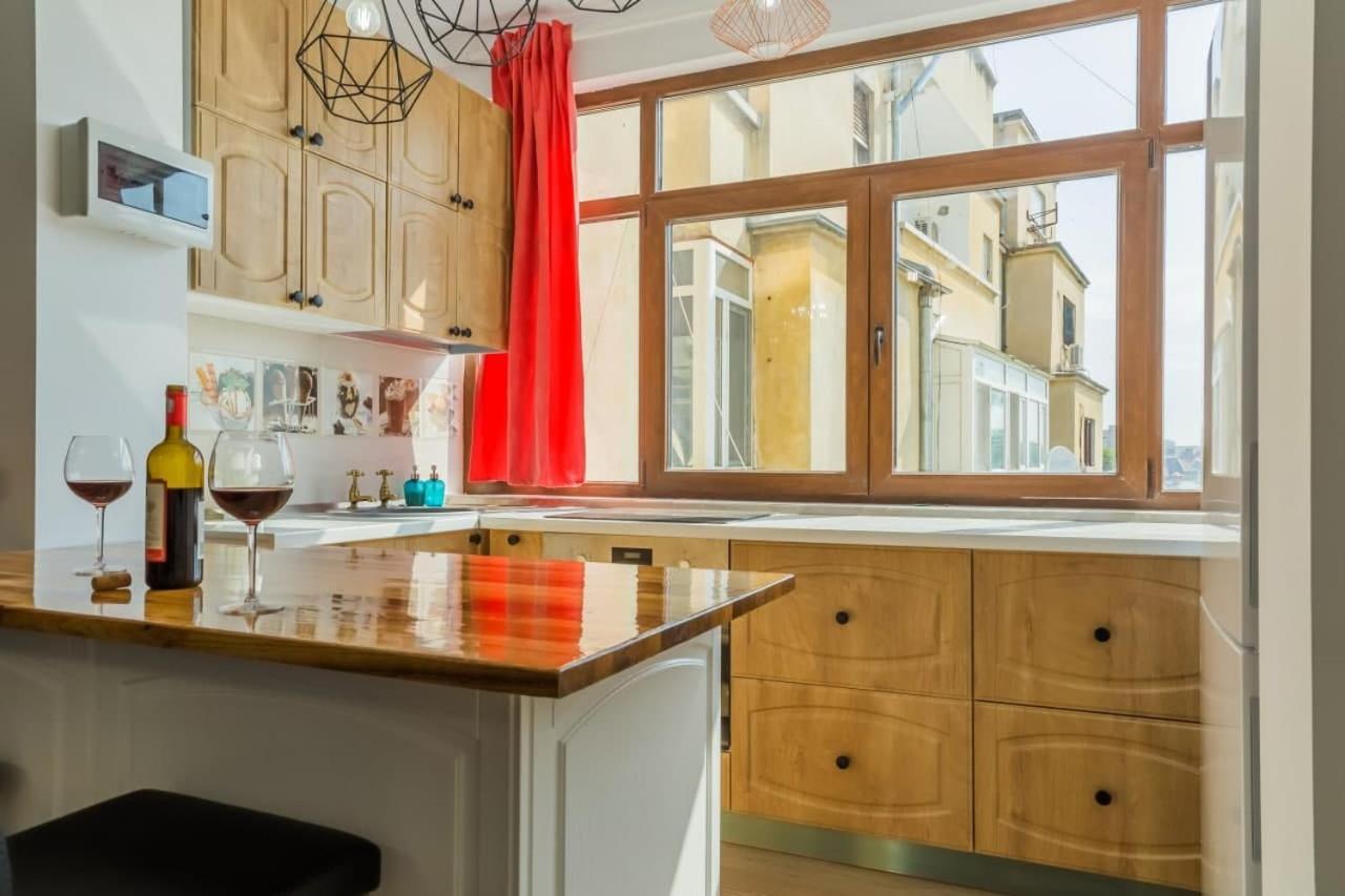Inova Central Apartment Bukarest Eksteriør billede