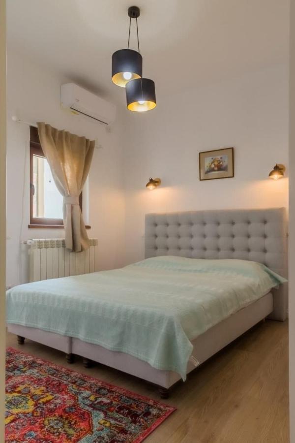 Inova Central Apartment Bukarest Eksteriør billede