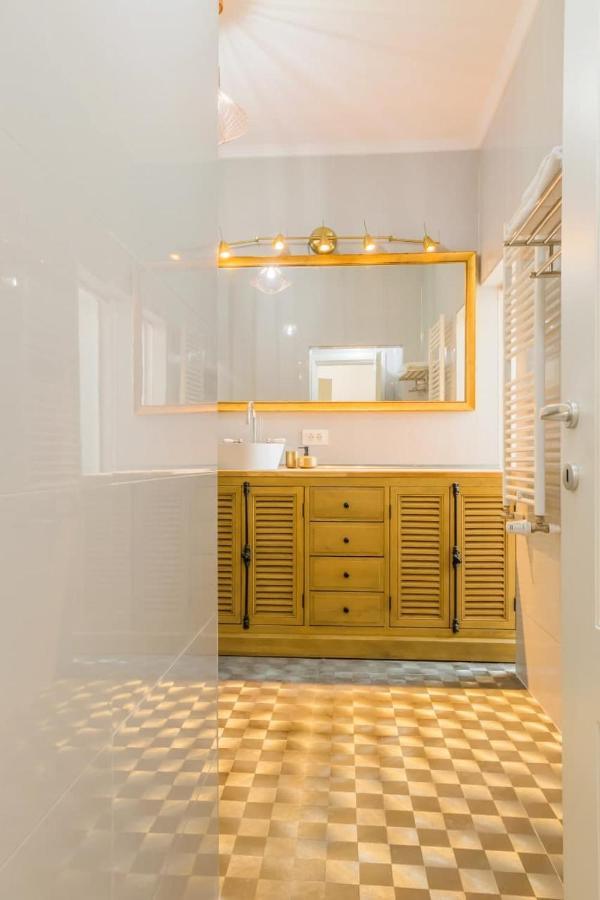Inova Central Apartment Bukarest Eksteriør billede